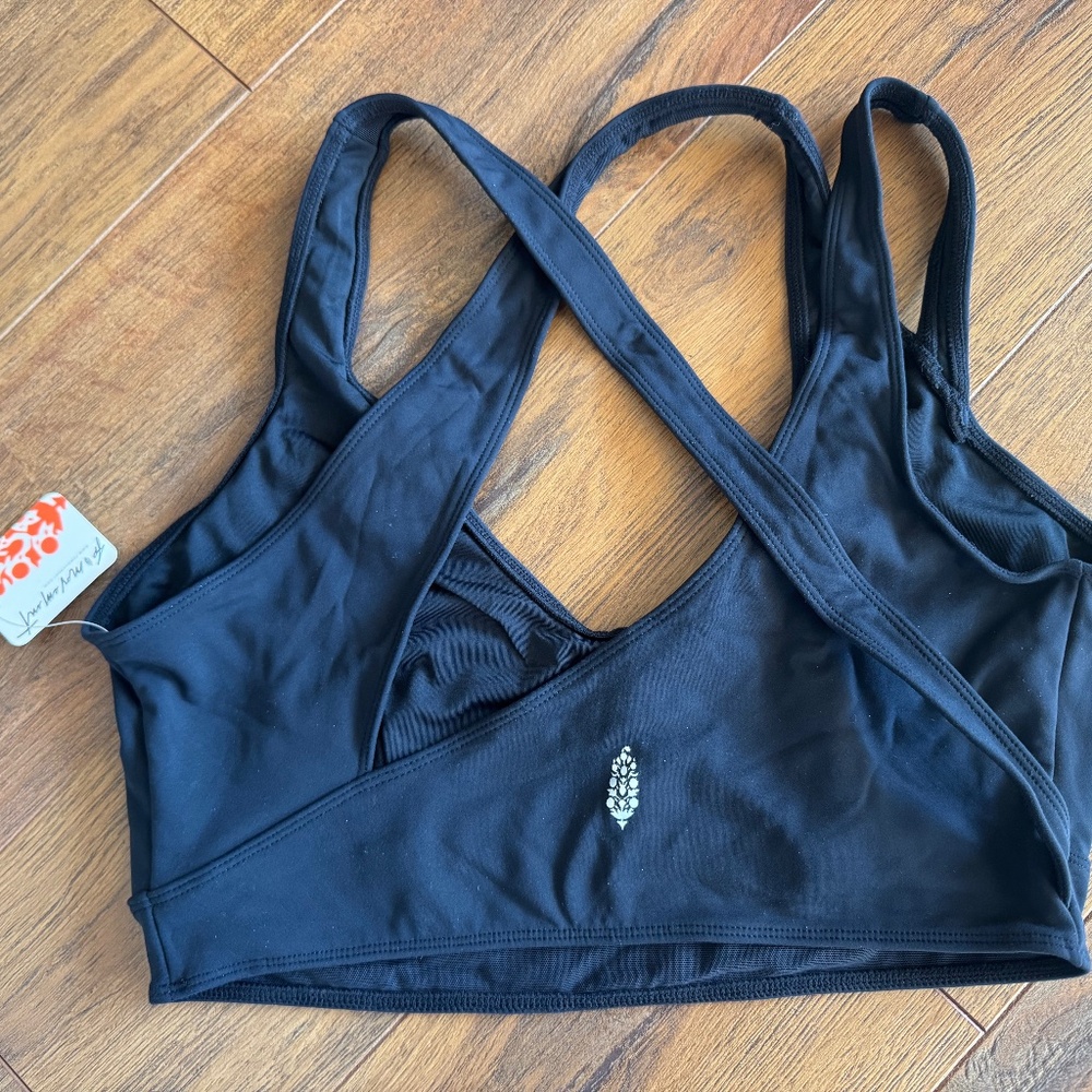 Free People Movement Black Sports Bra Size L NWT